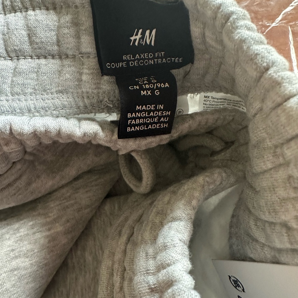 H&M men’s new with tags grey sweat pants, size Large - Picture 3 of 6